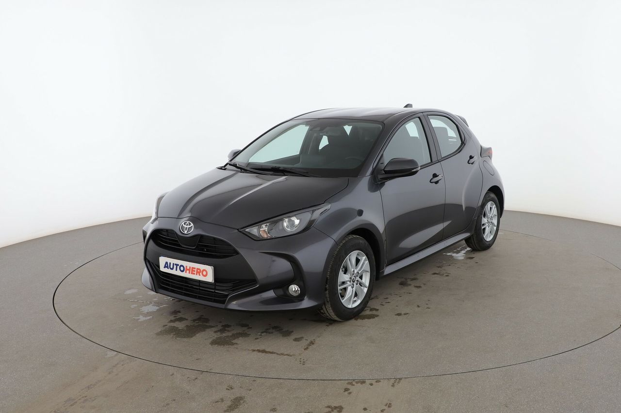 toyota yaris 2024 /