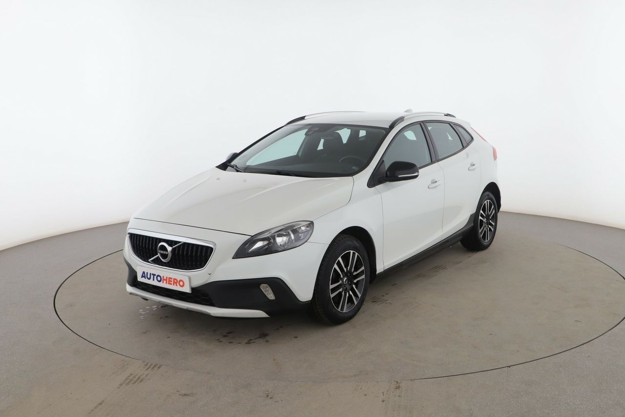 volvo v40 2016 /