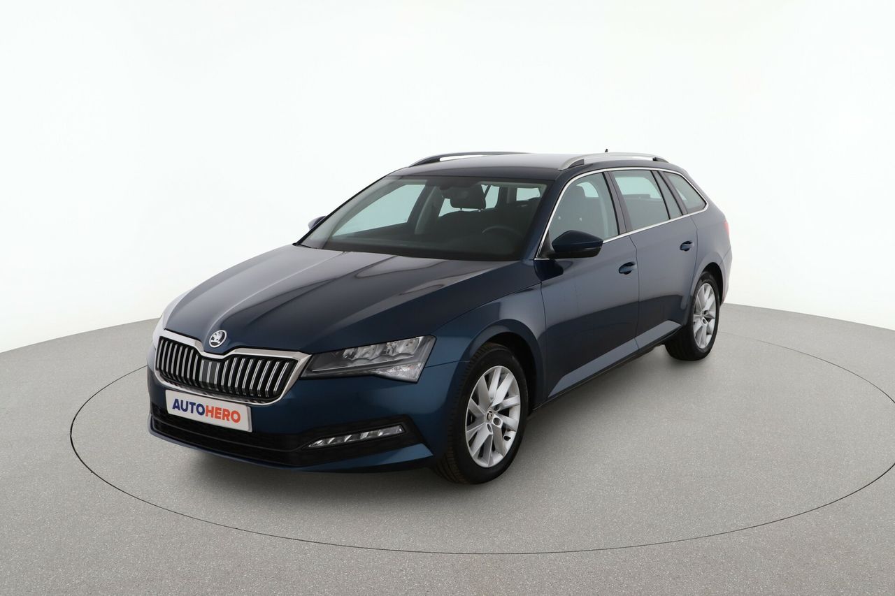Foto skoda superb 2023 /
