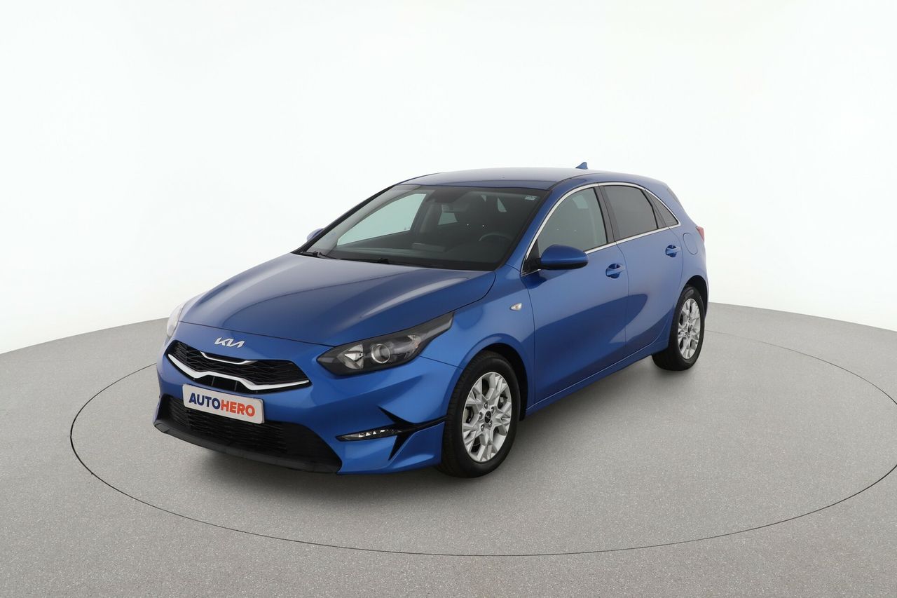 Kia xceed 5 puertas  de segunda mano - kia ceed 2023 /