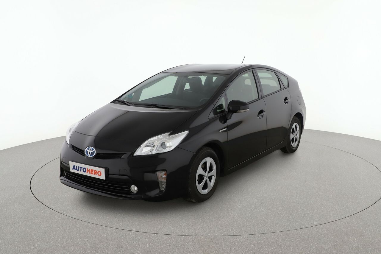 Toyota chr negro 5 puertas  de segunda mano - toyota prius 2015 /