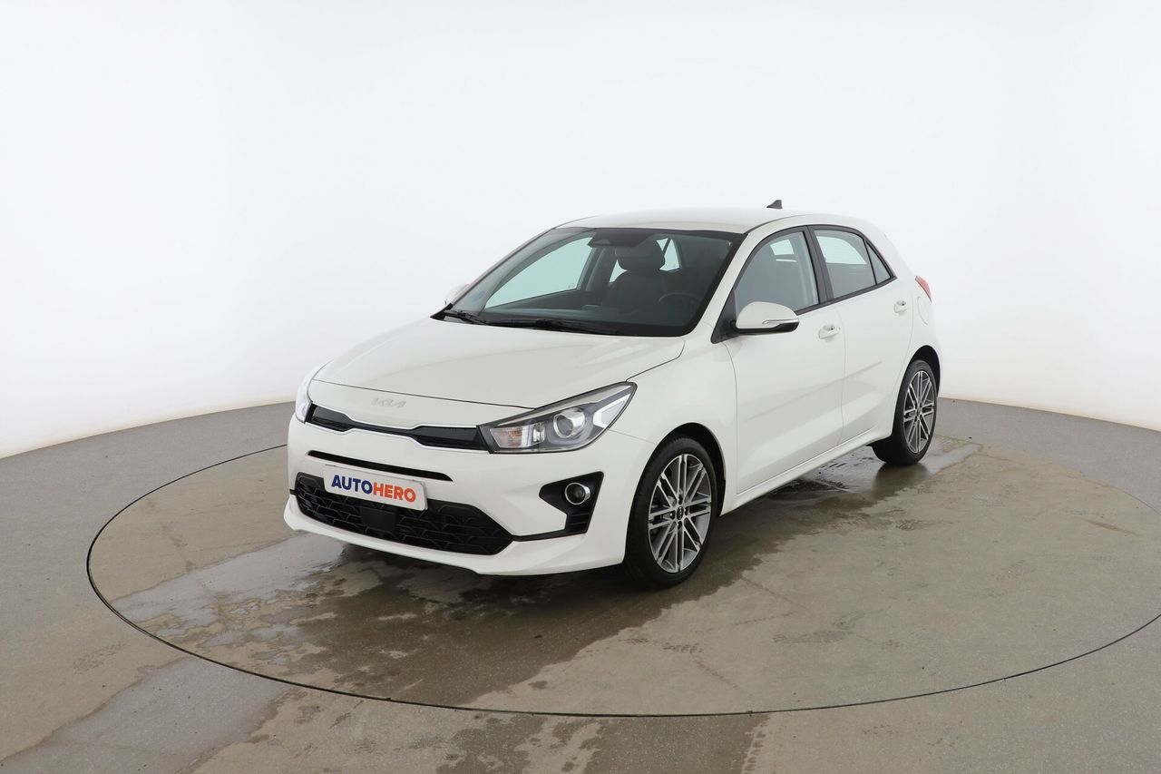Kia rio blanco 5 puertas  de segunda mano - kia rio 2022 /