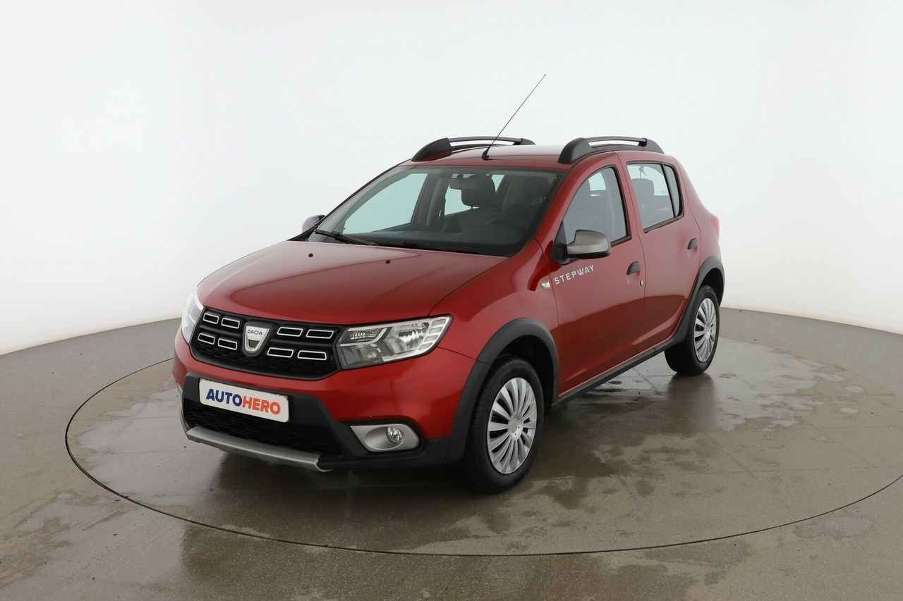 Dacia duster con asiento trasero 2 fila plegable  de segunda mano - dacia sandero 2018 /