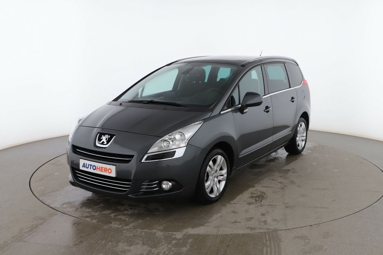 peugeot 5008 2013 /