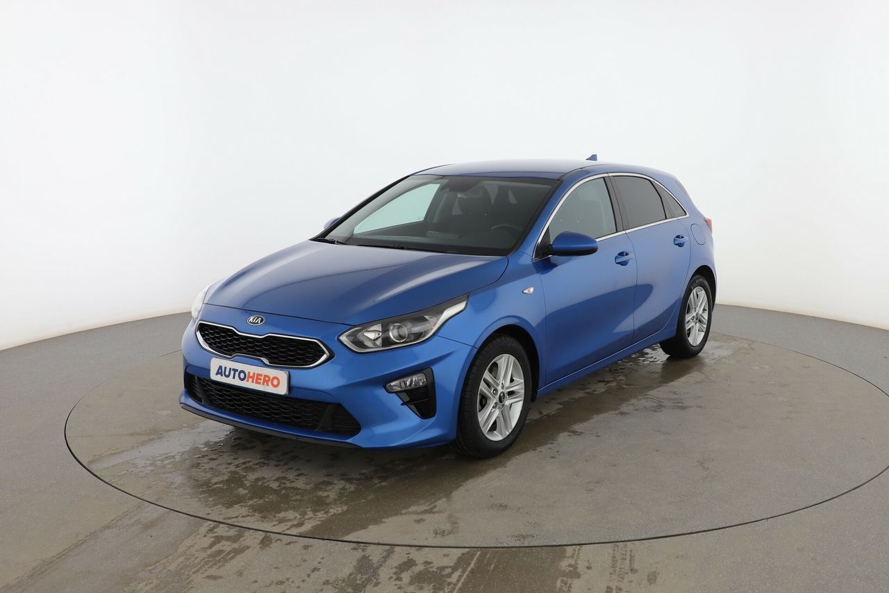 kia ceed 2021 /