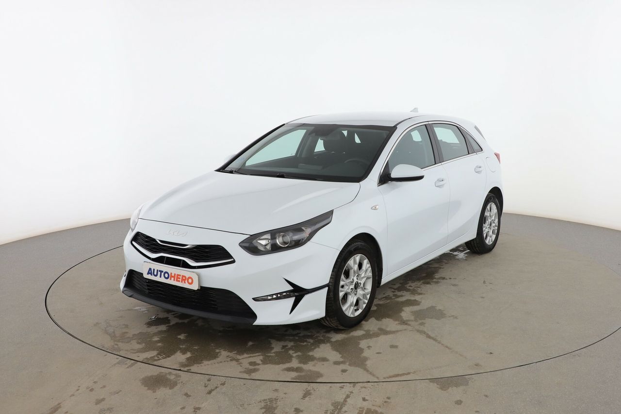 Kia ceed motor hibrido  de segunda mano - kia ceed 2022 /