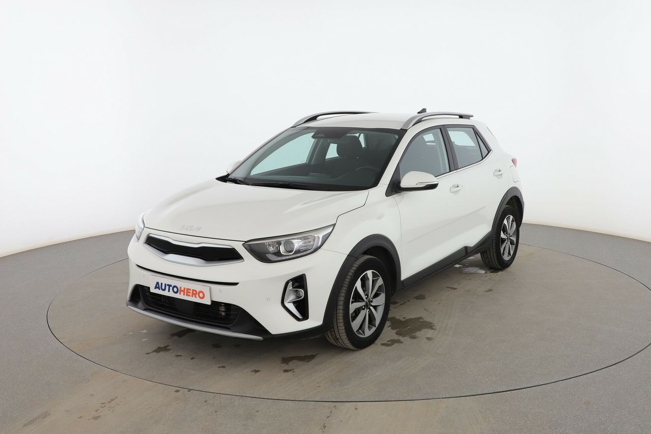 Kia stonic blanco 5 puertas  de segunda mano - kia stonic 2022 /