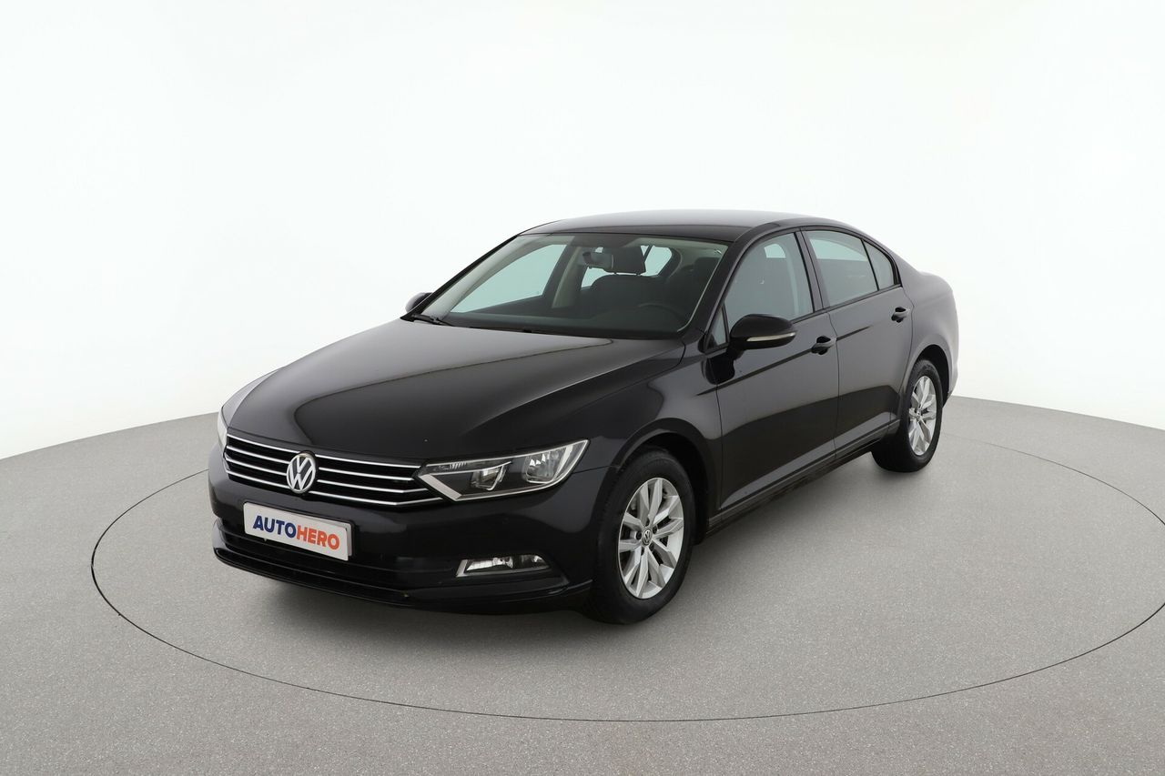 Dacia duster con rueda de repuesto  de segunda mano - volkswagen passat 2015 /
