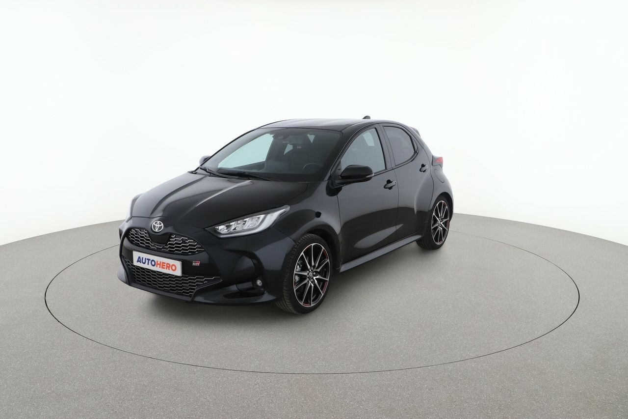 Hyundai bayon asientos deportivos  de segunda mano - toyota yaris 2022 /