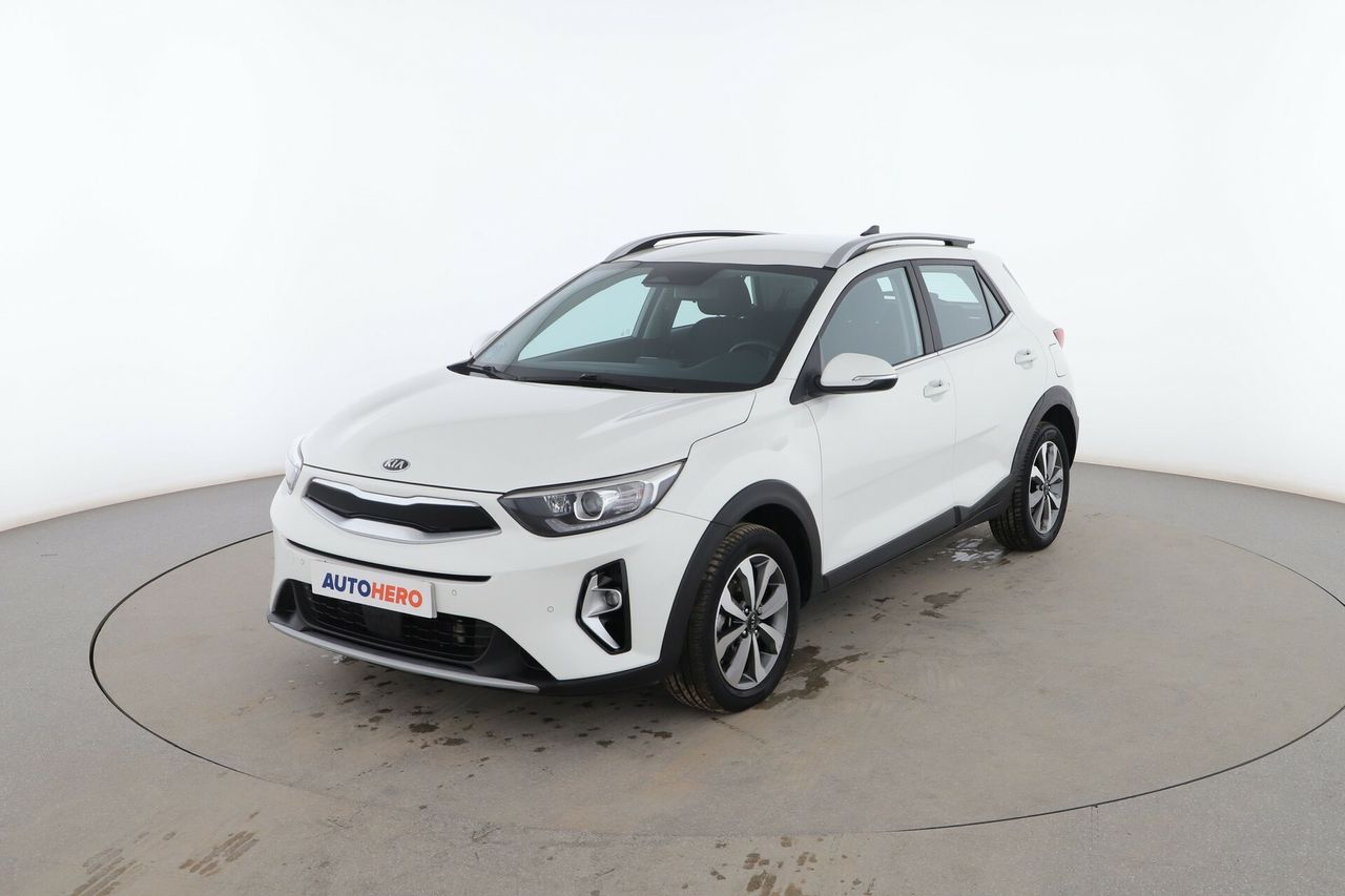 Kia stonic blanco 5 puertas  de segunda mano - kia stonic 2021 /