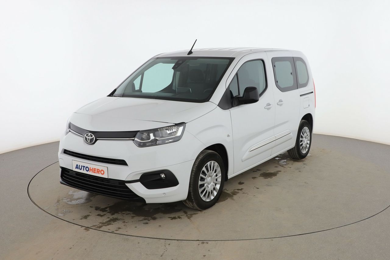 Dacia duster traccion delantera  de segunda mano - toyota proace city 2023 /