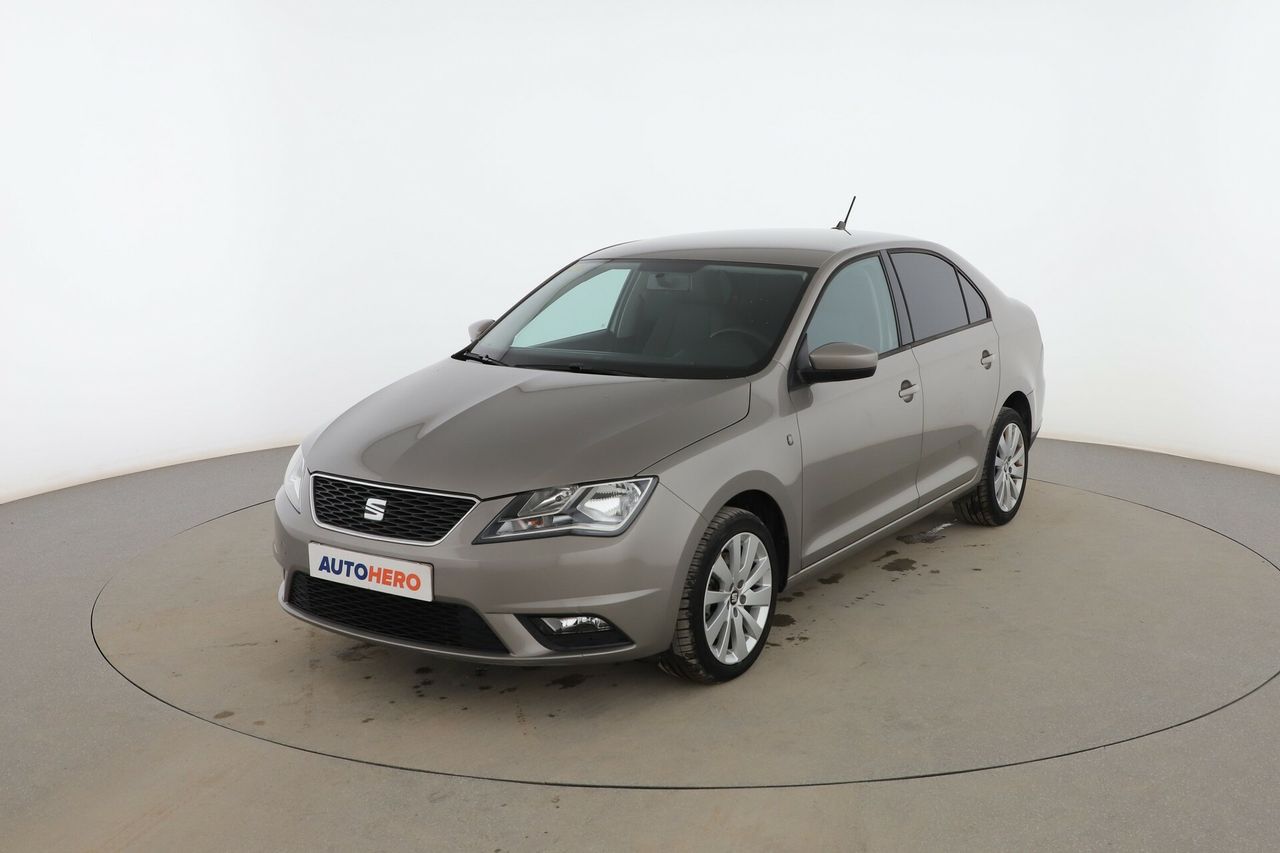 Dacia duster con rueda de repuesto  de segunda mano - seat toledo 2014 /