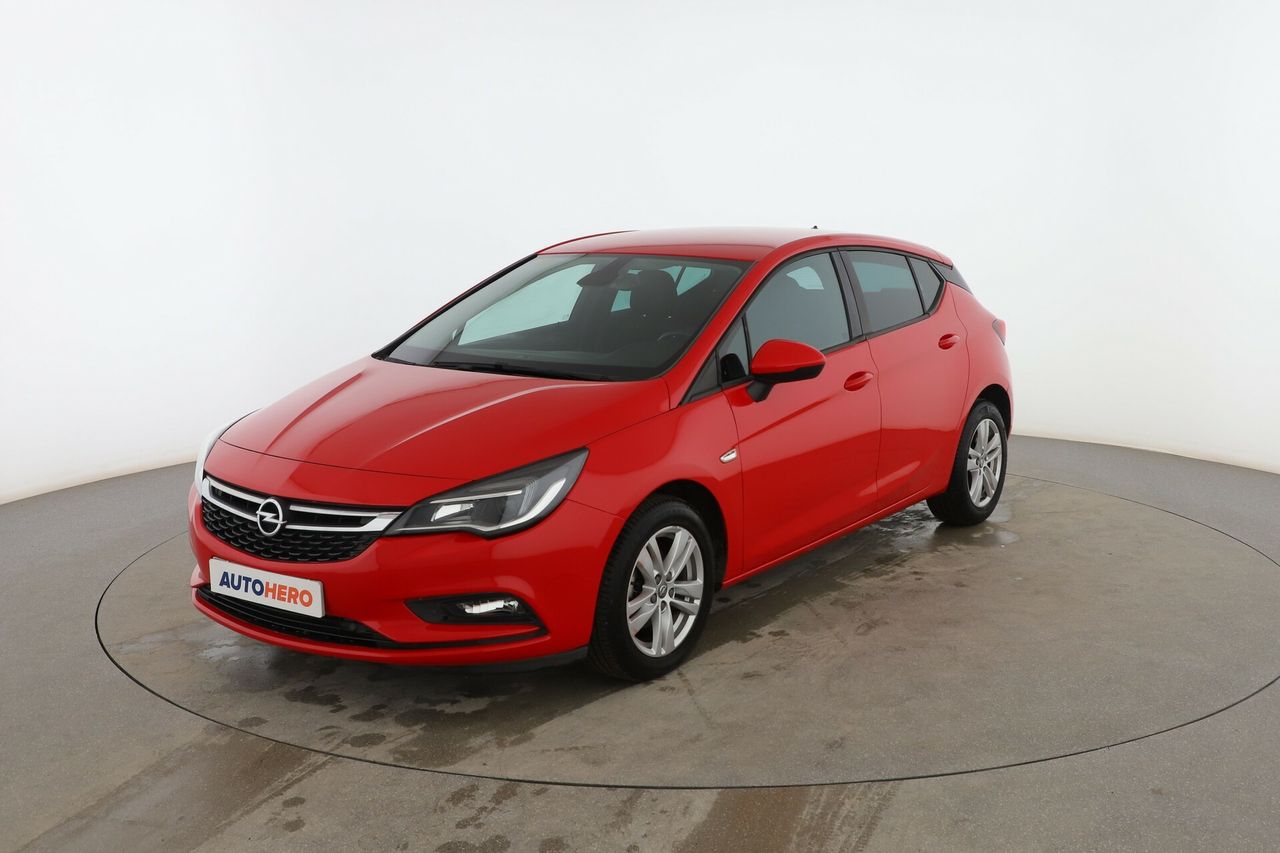 Foto opel astra 2018 /