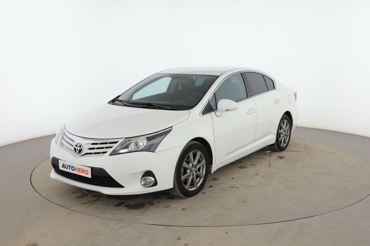 Foto toyota avensis 2013 /