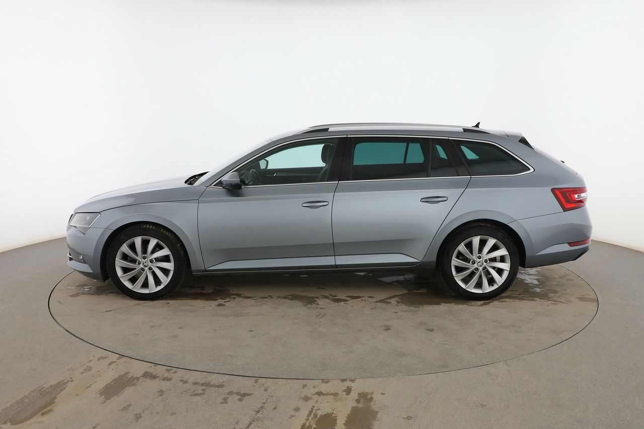 skoda superb 2019 / foto grande (3)