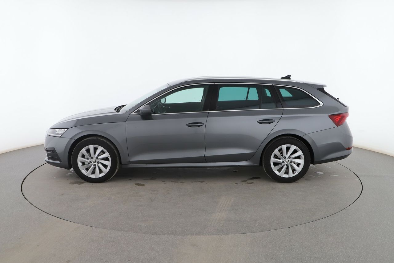 skoda octavia 2024 / foto grande (3)