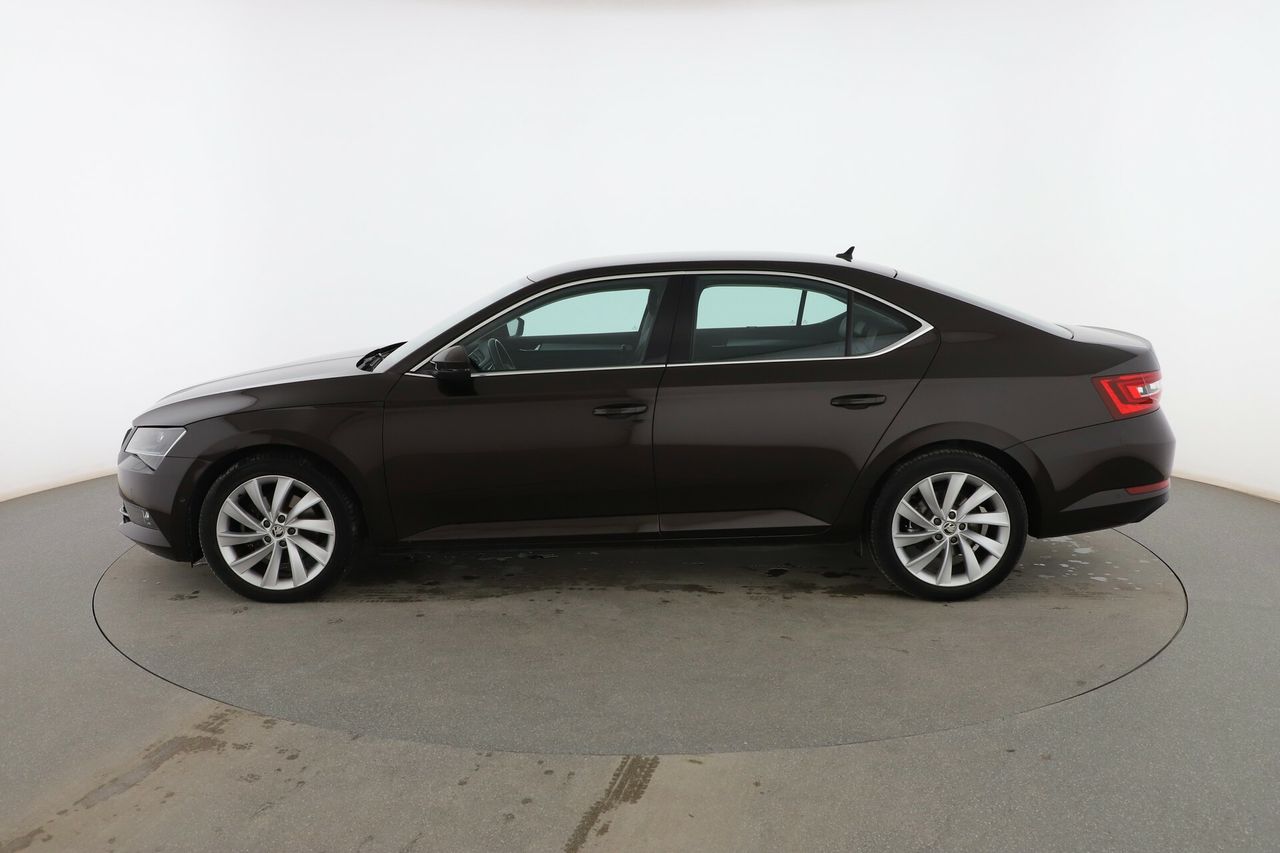 skoda superb 2015 / foto grande (3)
