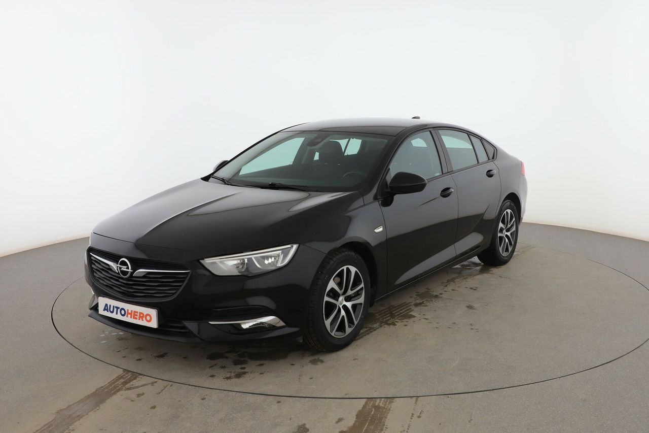 Foto opel insignia sports tourer 2018 /