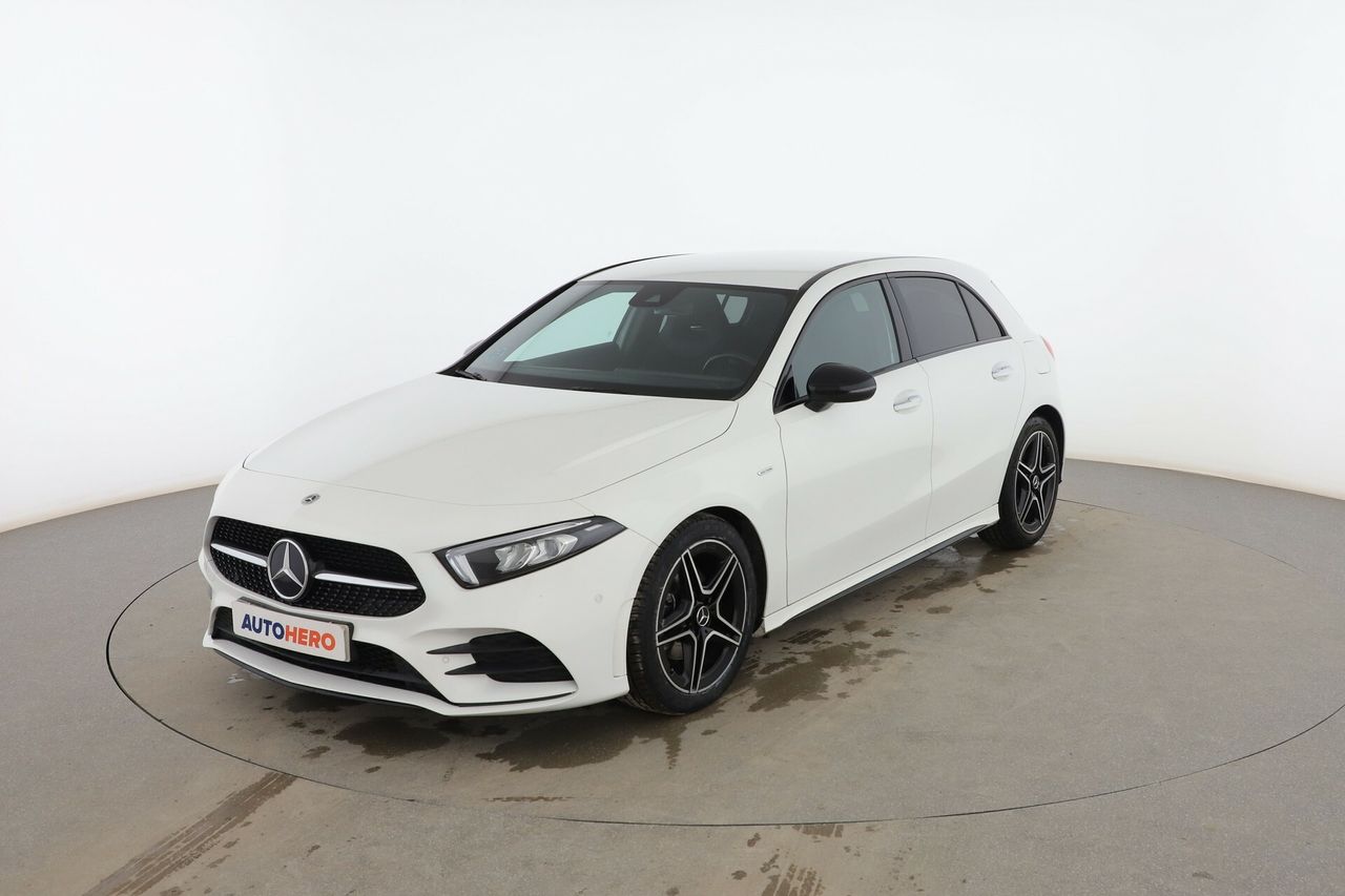Nuevo complejo residencial cerca  de segunda mano - mercedes clase a 2021 /