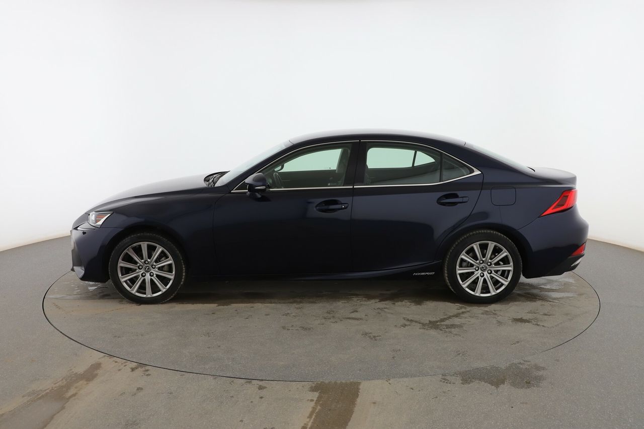 lexus is 2018 / foto grande (3)