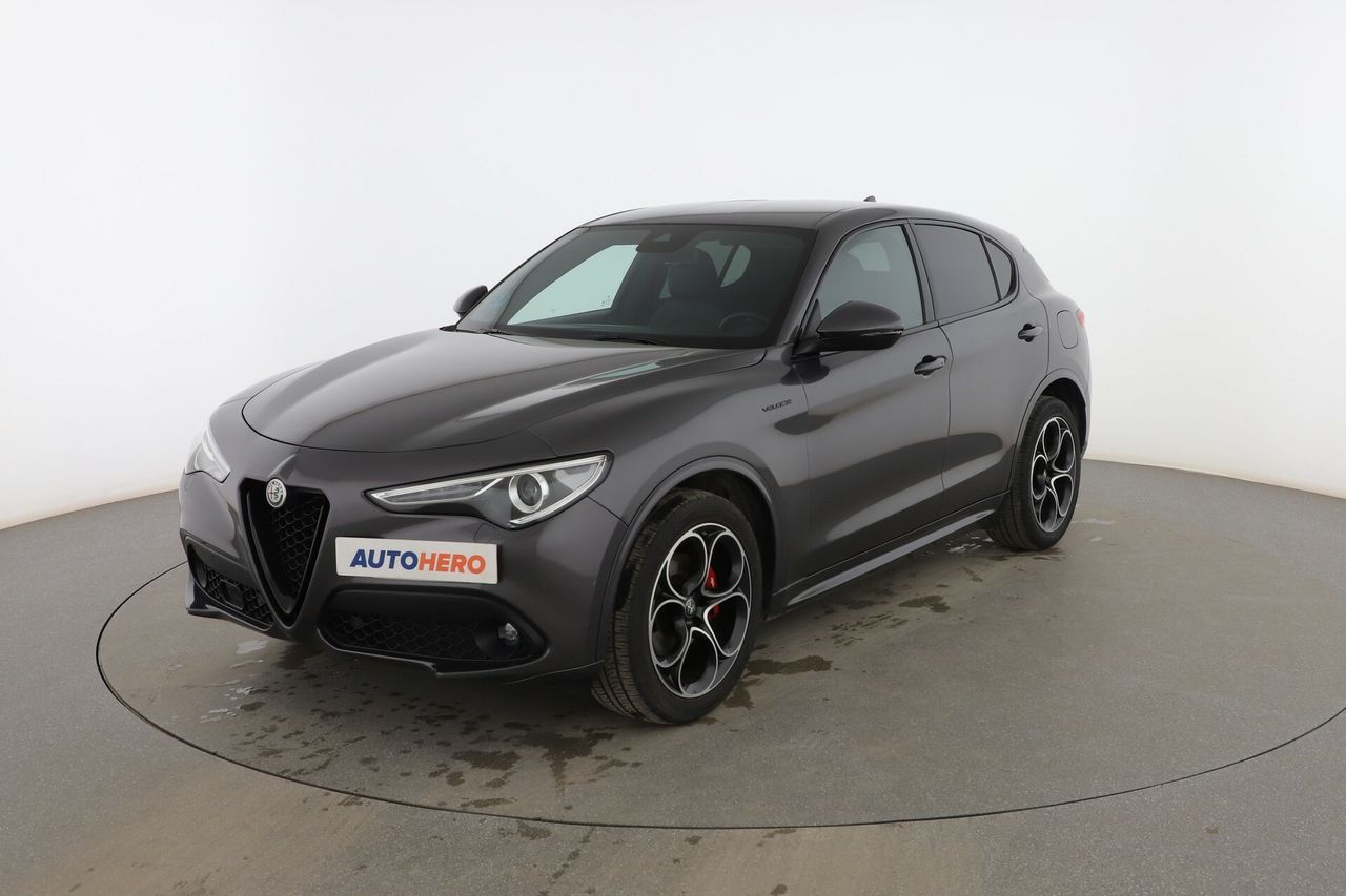Foto alfa romeo stelvio 2021 /