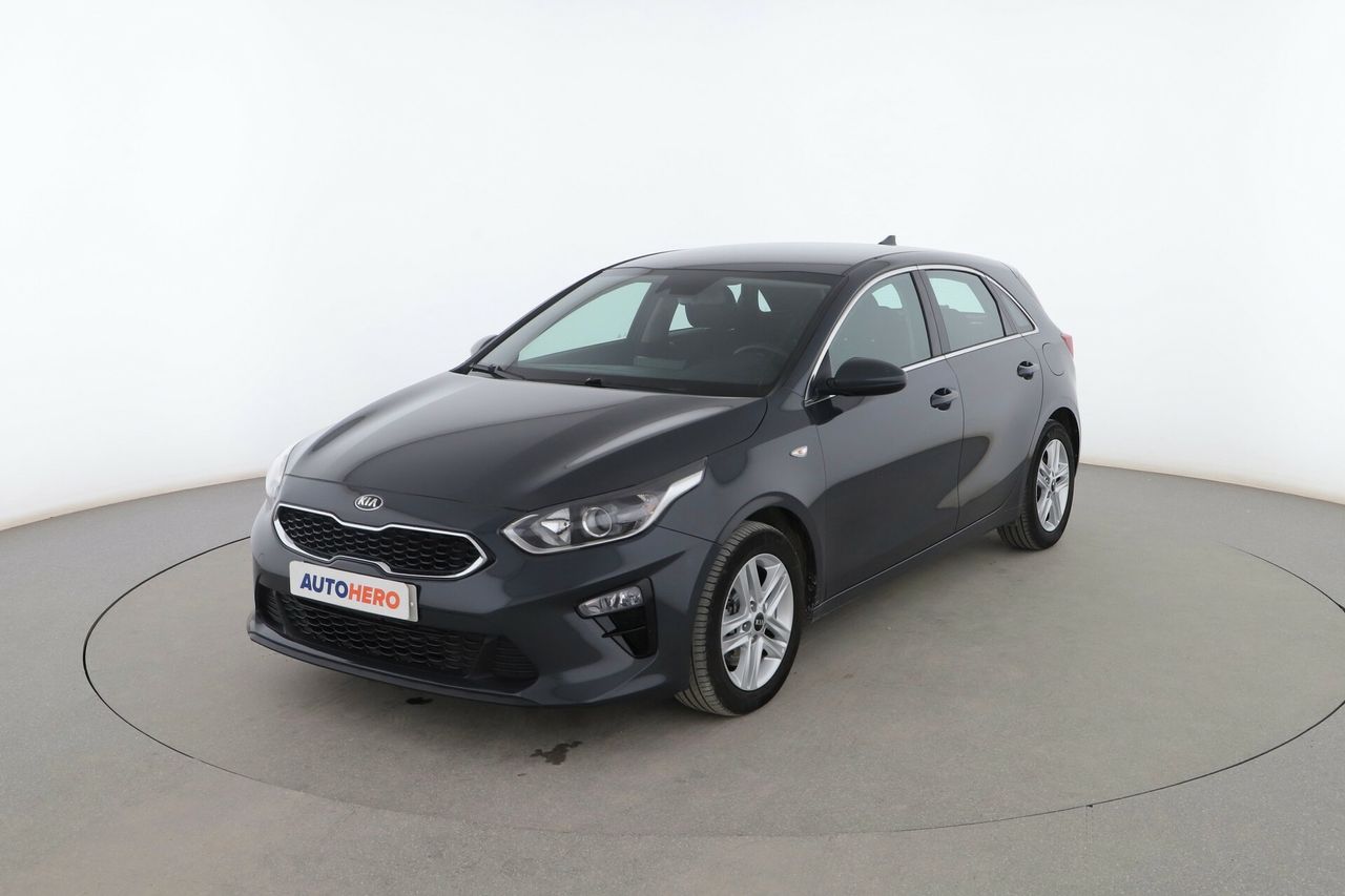 kia ceed 2021 /
