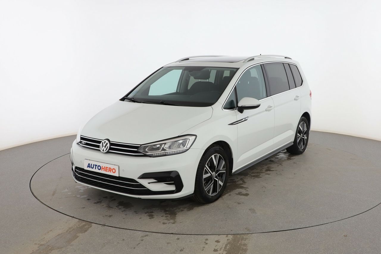 Foto volkswagen touran 2019 /