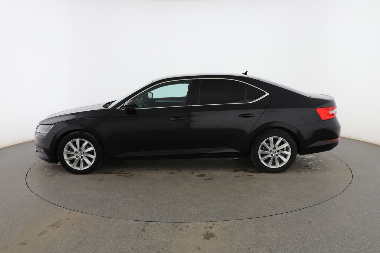 skoda superb 2019 / foto grande (3)