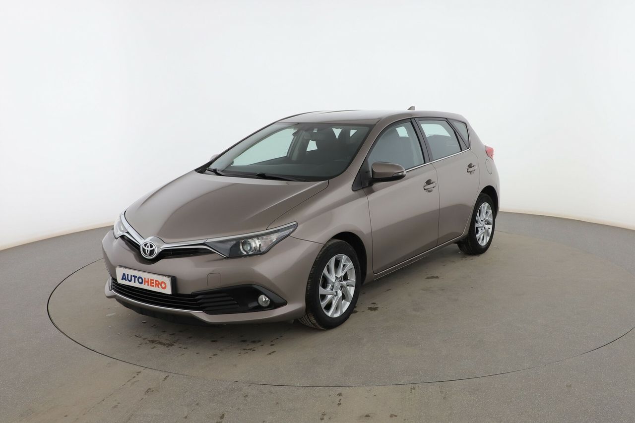 Foto toyota auris 2015 /