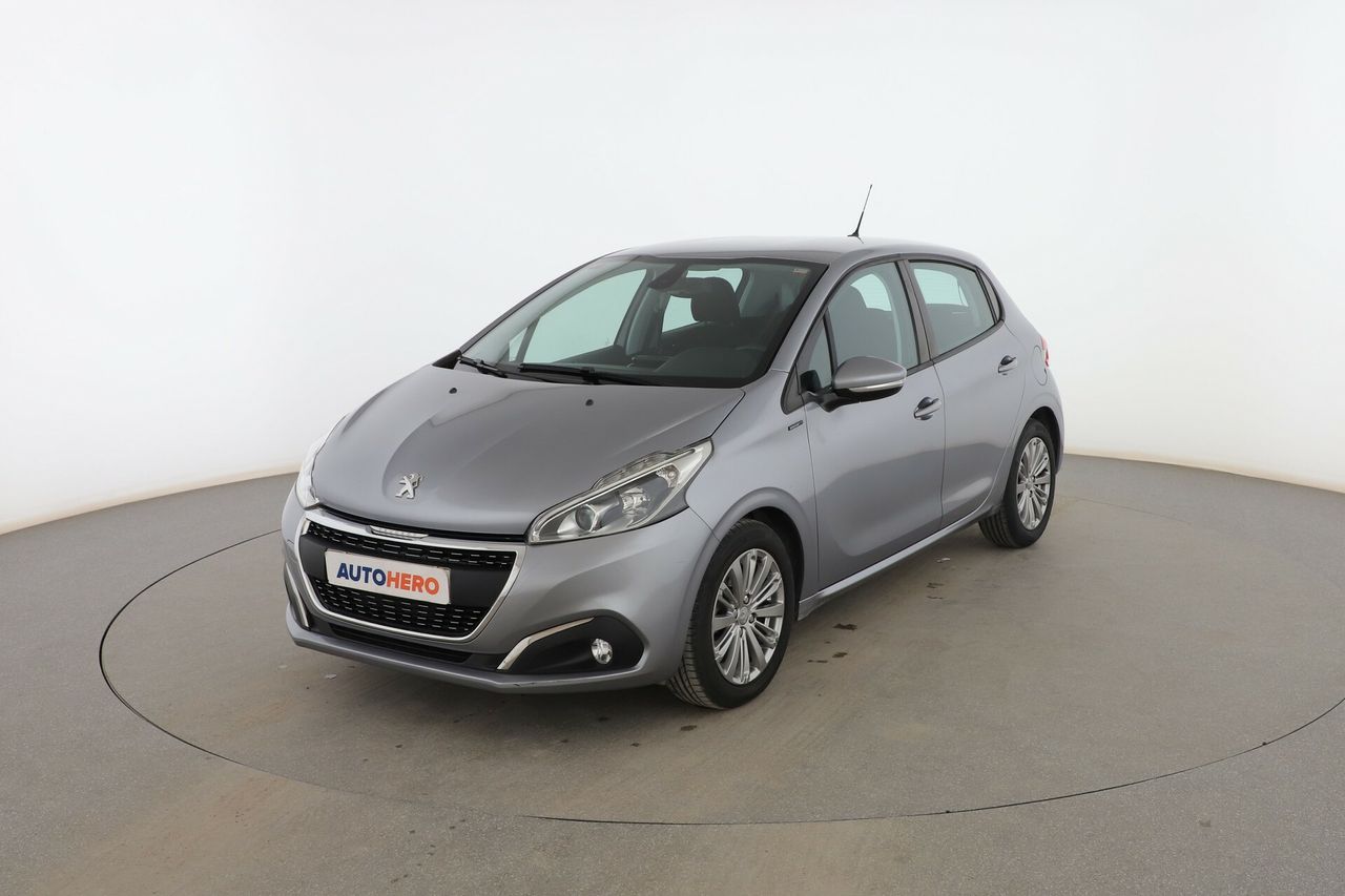 peugeot 208 2018 /