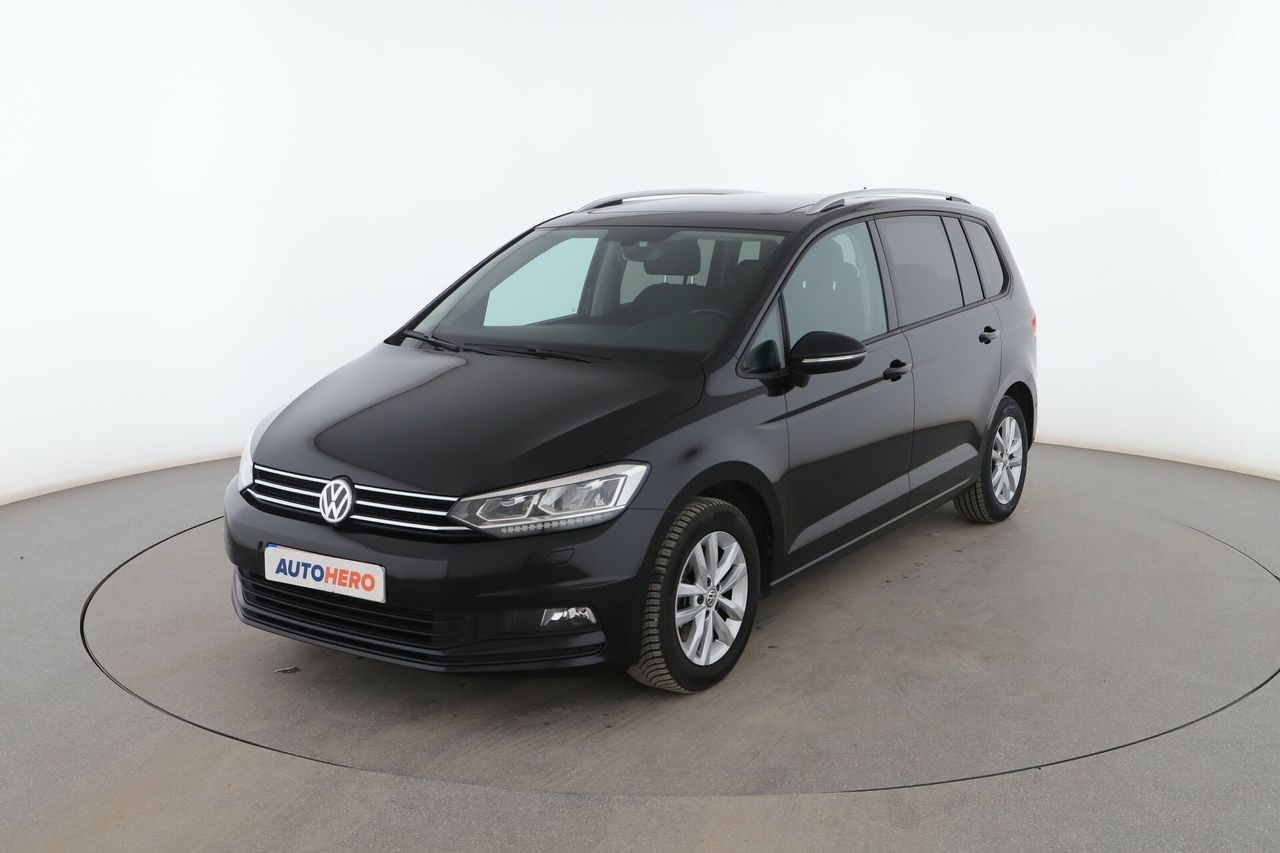 Foto volkswagen touran 2019 /