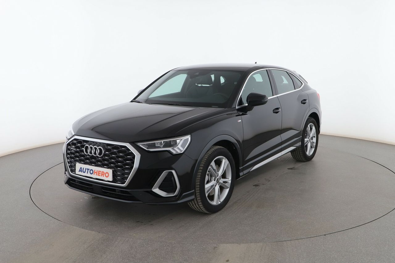 audi q3 2021 /