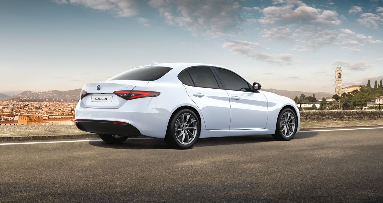 alfa romeo giulia 2025 / foto grande (3)