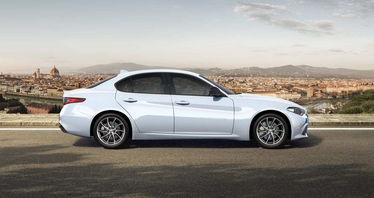 alfa romeo giulia 2025 / foto grande (2)