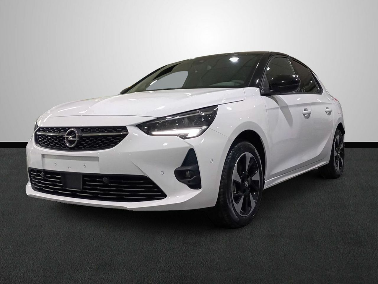 Cargador usb  de segunda mano - opel corsa-e 2023 /