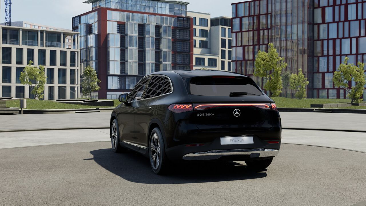 mercedes eqe 2025 / foto grande (3)