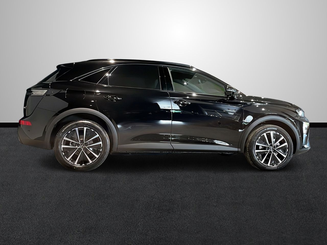 ds automobiles ds 7 2025 / foto grande (2)