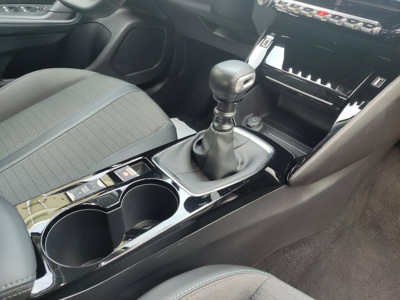 peugeot 2008 2021 / foto grande (3)