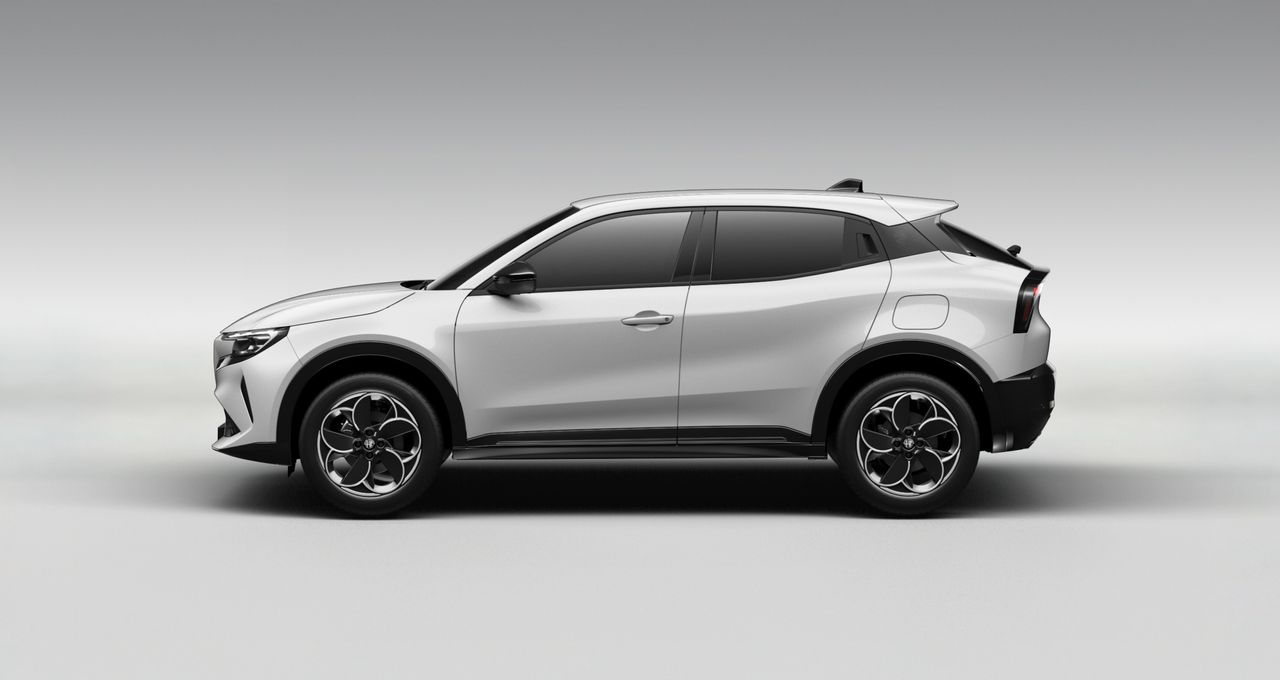 alfa romeo junior 2025 / foto grande (2)