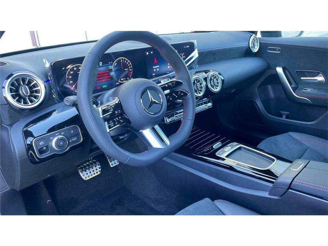 mercedes clase a 2023 / foto grande (3)