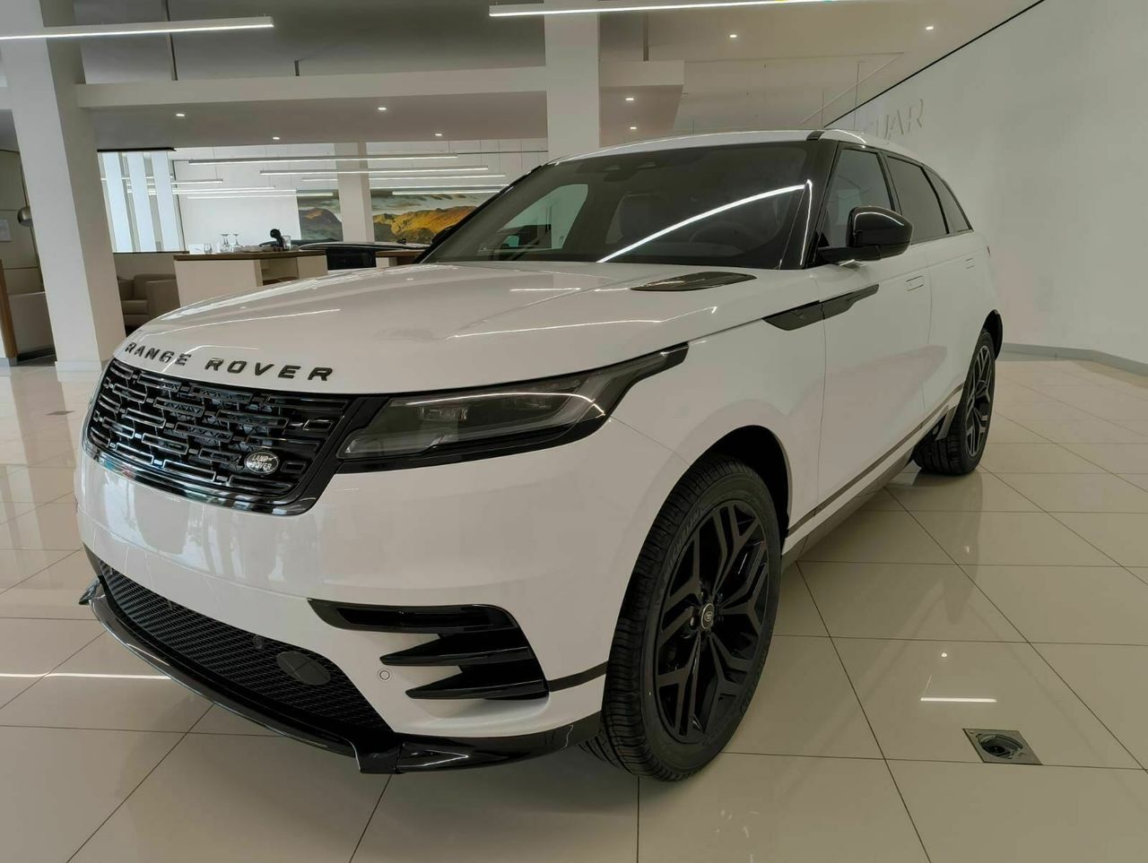 Foto land-rover range rover velar 2025 /