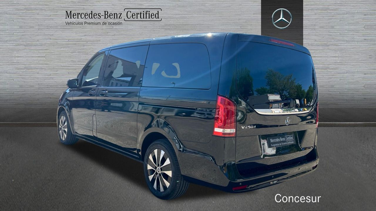 mercedes clase v 2023 / foto grande (3)