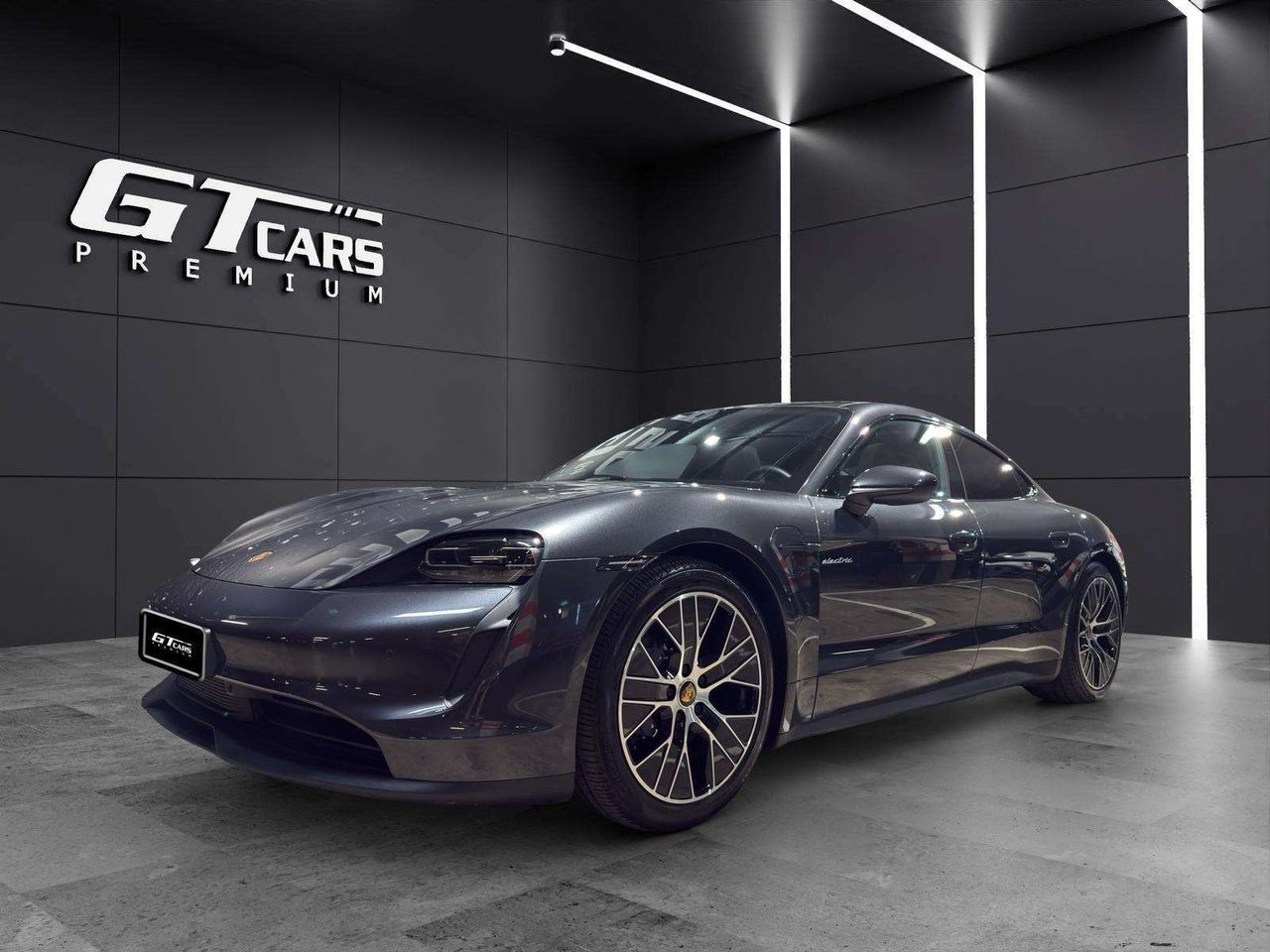 porsche taycan 2023 /