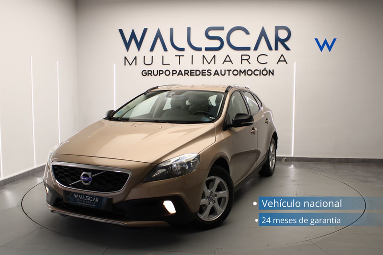 volvo v40 2016 /
