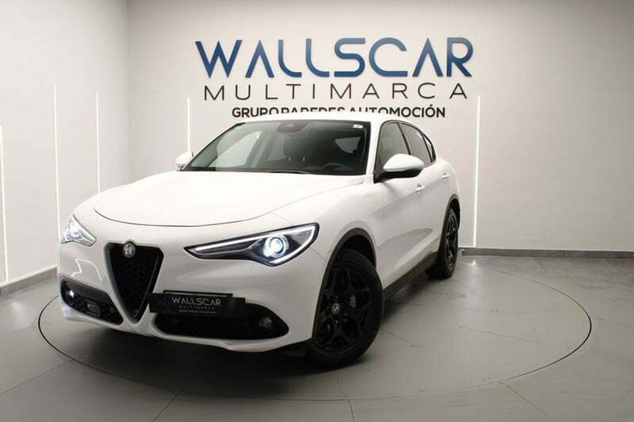 Apple macbook pro 16  de segunda mano - alfa romeo stelvio 2019 /