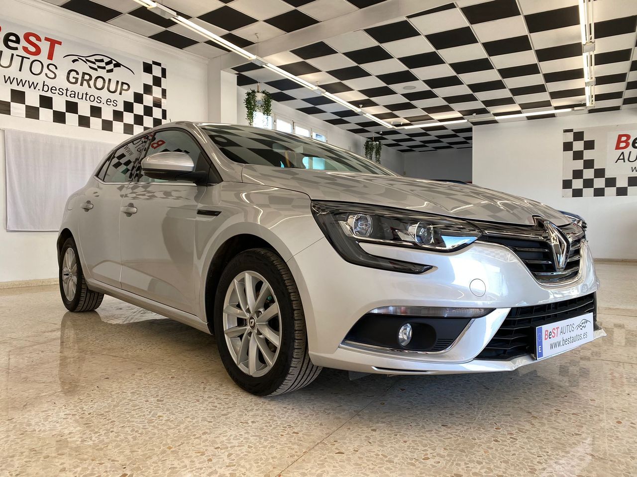 Renault Megane ocasión segunda mano 2018 Diésel por 13.990€ en Málaga