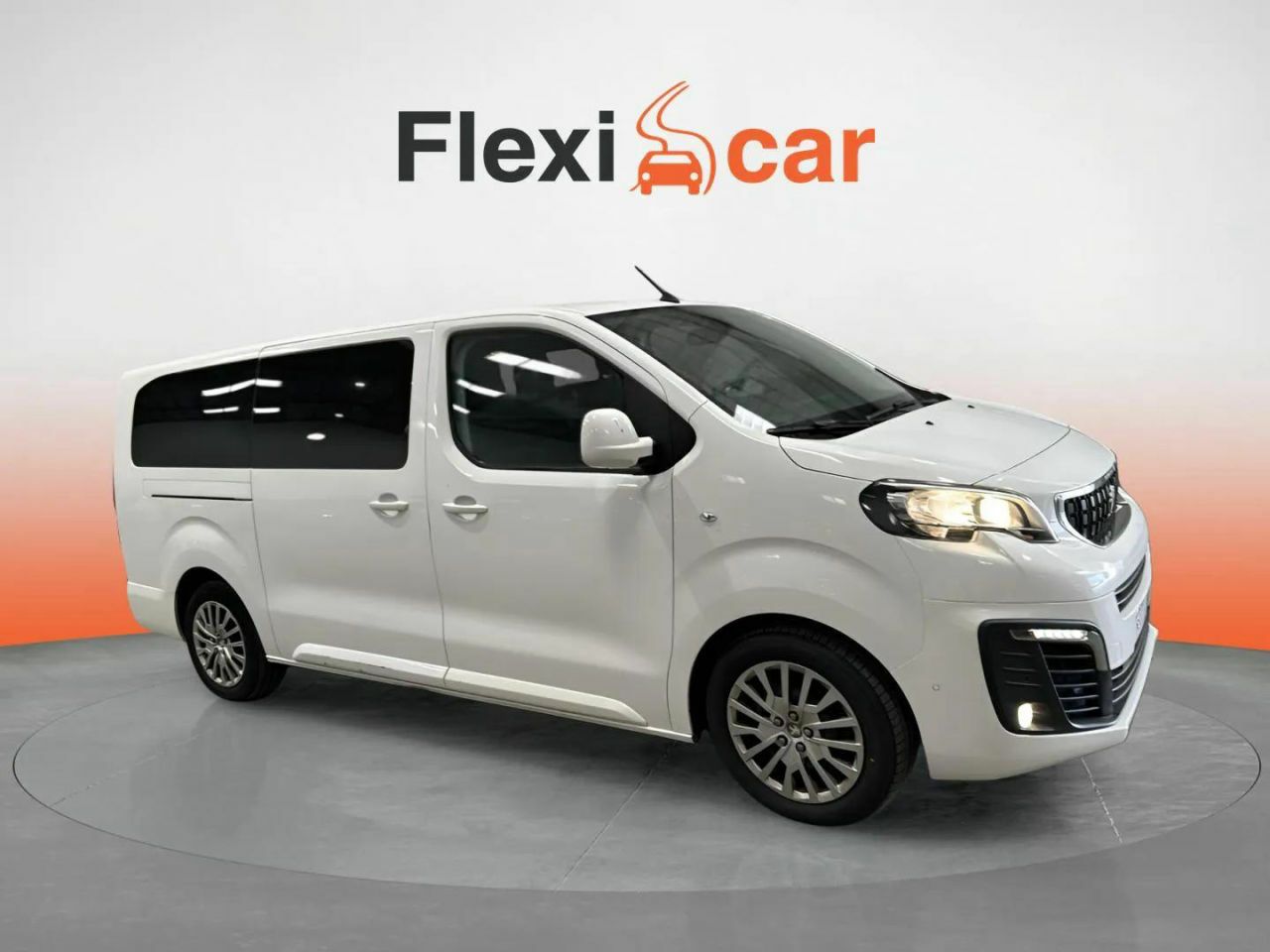 Foto peugeot traveller 2021 /