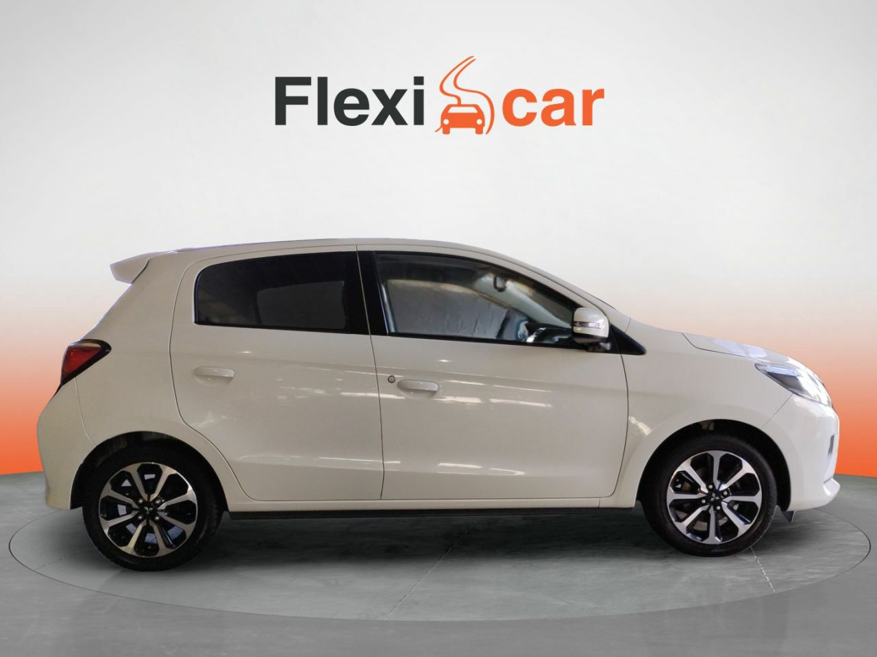 mitsubishi space star 2023 / foto grande (2)