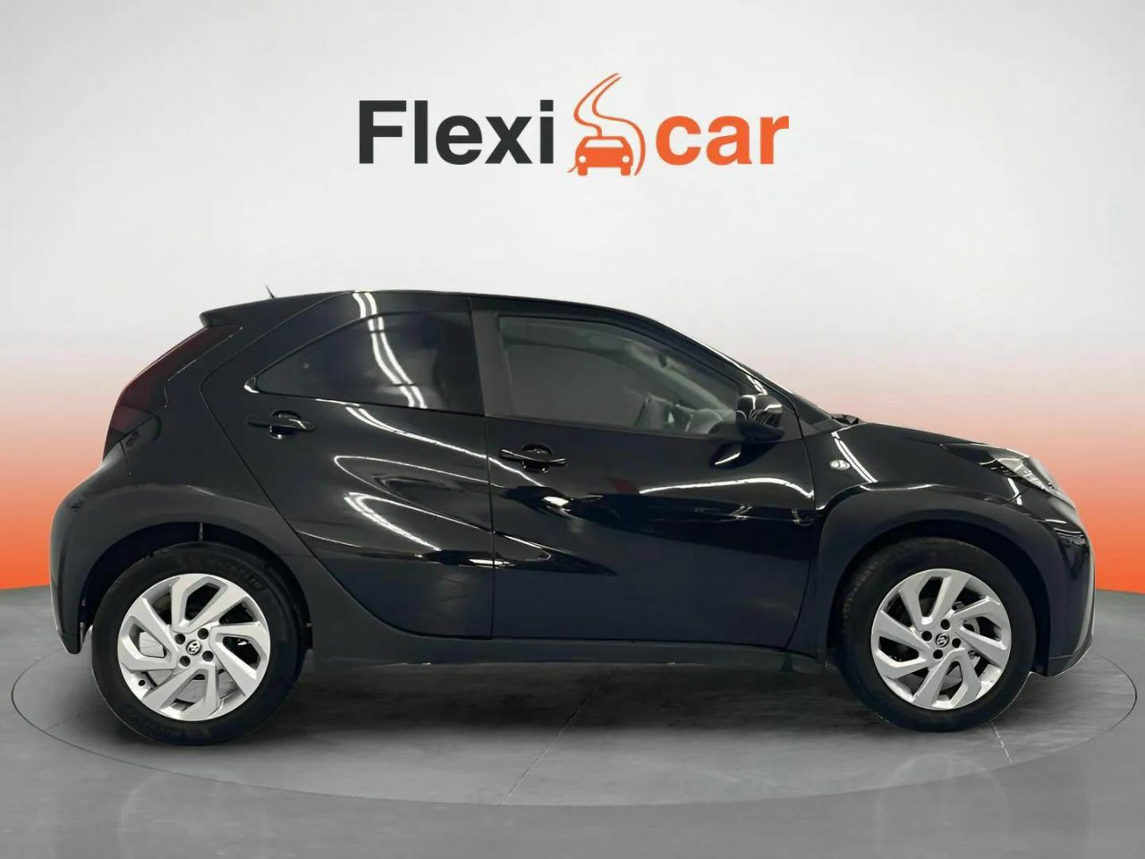 toyota aygo 2023 / foto grande (3)
