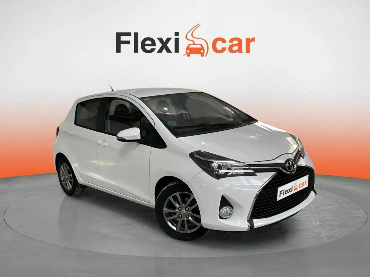 Toyota yaris bluetooth  de segunda mano - toyota yaris 2015 /